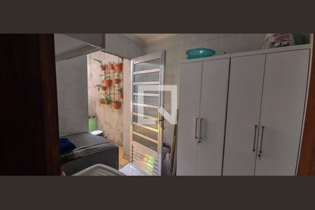 Casa à venda com 200m², 3 quartos e 2 vagas Casa à venda com 200m², 3 quartos e 2 vagasLavanderia