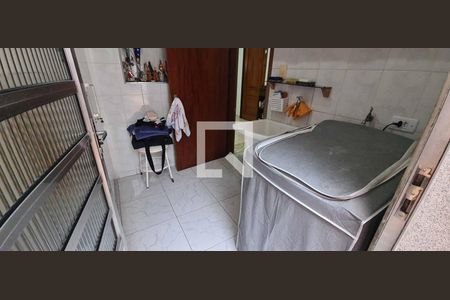 Casa à venda com 200m², 3 quartos e 2 vagas Casa à venda com 200m², 3 quartos e 2 vagasLavanderia