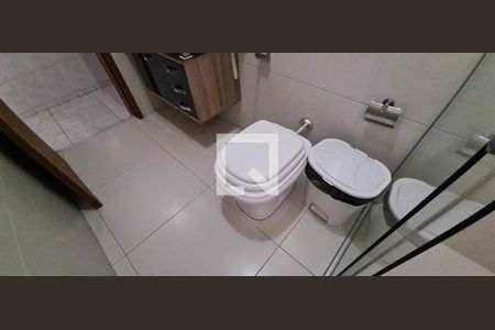 Casa à venda com 200m², 3 quartos e 2 vagas Casa à venda com 200m², 3 quartos e 2 vagasBanheiro 2