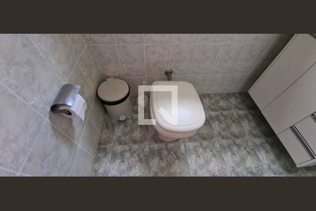 Casa à venda com 200m², 3 quartos e 2 vagas Casa à venda com 200m², 3 quartos e 2 vagasBanheiro