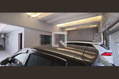 Casa à venda com 200m², 3 quartos e 2 vagas Casa à venda com 200m², 3 quartos e 2 vagasÁrea comum