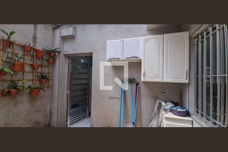 Casa à venda com 200m², 3 quartos e 2 vagas Casa à venda com 200m², 3 quartos e 2 vagasÁrea comum