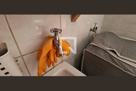 Casa à venda com 200m², 3 quartos e 2 vagas Casa à venda com 200m², 3 quartos e 2 vagasLavanderia