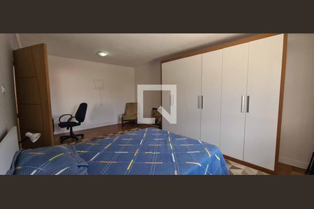 Casa à venda com 200m², 3 quartos e 2 vagas Casa à venda com 200m², 3 quartos e 2 vagasQuarto