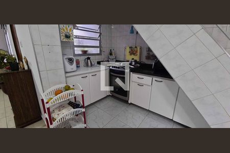 Casa à venda com 200m², 3 quartos e 2 vagas Casa à venda com 200m², 3 quartos e 2 vagasCozinha
