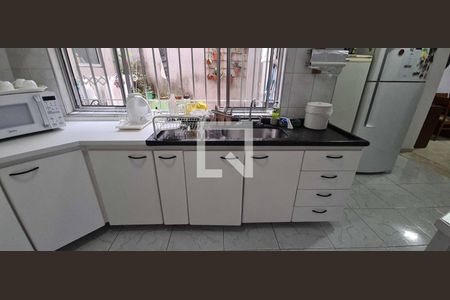 Casa à venda com 200m², 3 quartos e 2 vagas Casa à venda com 200m², 3 quartos e 2 vagasCozinha