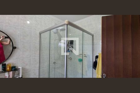 Casa à venda com 200m², 3 quartos e 2 vagas Casa à venda com 200m², 3 quartos e 2 vagasBanheiro