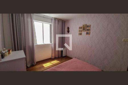 Casa à venda com 200m², 3 quartos e 2 vagas Casa à venda com 200m², 3 quartos e 2 vagasQuarto