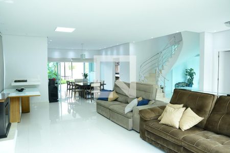 Sala de casa de condomínio para alugar com 6 quartos, 520m² em Jardim Sao Paulo Ii, Cotia