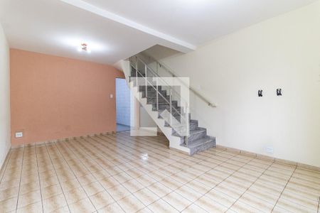 Casa à venda com 105m², 2 quartos e 2 vagasSala