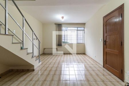 Casa à venda com 105m², 2 quartos e 2 vagasSala