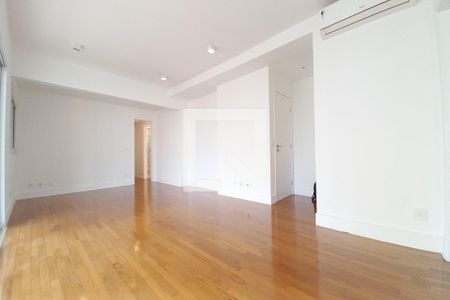 Sala de apartamento à venda com 2 quartos, 128m² em Cambuí, Campinas