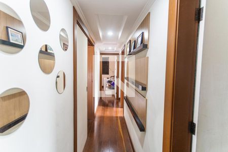 Corredor de apartamento para alugar com 4 quartos, 140m² em Cidade Nova, Belo Horizonte