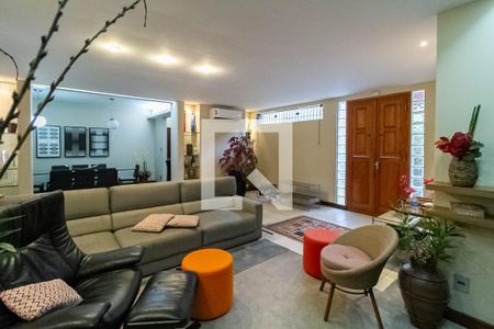 Sala 1 de casa para alugar com 6 quartos, 350m² em Ouro Preto, Belo Horizonte