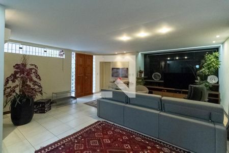 Sala 1 de casa para alugar com 6 quartos, 350m² em Ouro Preto, Belo Horizonte