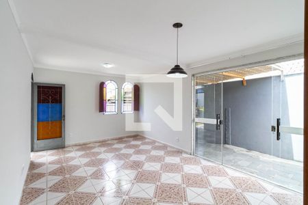 Sala  de casa à venda com 3 quartos, 220m² em Alípio de Melo, Belo Horizonte