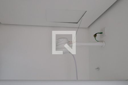Banheiro de kitnet/studio para alugar com 0 quarto, 25m² em Bela Vista, São Paulo