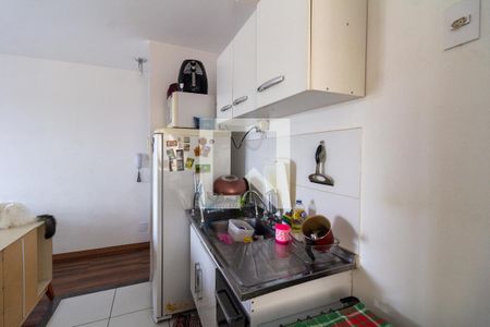 Cozinha  de apartamento à venda com 2 quartos, 49m² em Santa Maria, Osasco