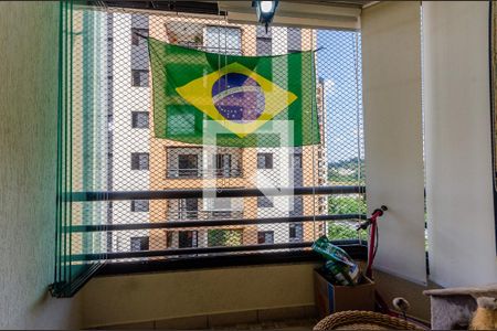 Sacada da sala de apartamento para alugar com 3 quartos, 76m² em Jardim Íris, São Paulo