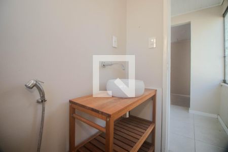 Lavabo de apartamento à venda com 2 quartos, 150m² em Moinhos de Vento, Porto Alegre