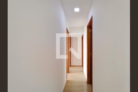Corredor de apartamento à venda com 3 quartos, 100m² em Grajaú, Rio de Janeiro