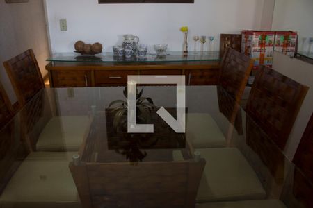 Sala de Jantar de casa para alugar com 3 quartos, 200m² em Jardim Santa Rosa, Taboão da Serra