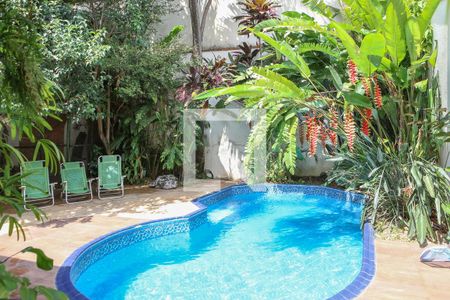 Piscina de casa à venda com 4 quartos, 450m² em Bela Aliança, São Paulo