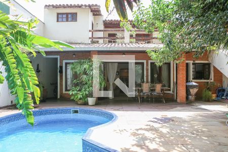 Piscina de casa à venda com 4 quartos, 450m² em Bela Aliança, São Paulo