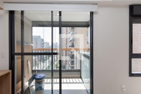 Varanda de kitnet/studio para alugar com 1 quarto, 29m² em Brooklin Paulista, São Paulo