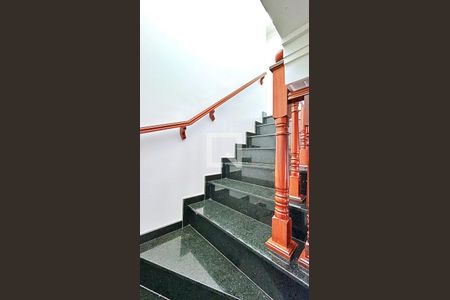 Escada de casa à venda com 3 quartos, 148m² em Jardim Paulista, Guarulhos