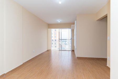 Sala de apartamento para alugar com 3 quartos, 70m² em Vila Carmosina, São Paulo