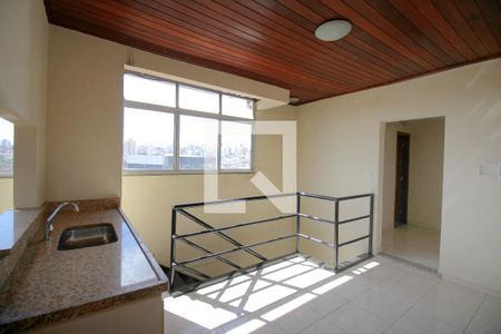 Sala de Estar – 2º piso de apartamento à venda com 4 quartos, 120m² em Cachoeirinha, Belo Horizonte