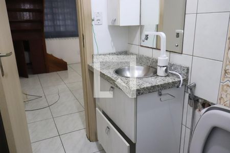 Banheiro de apartamento à venda com 2 quartos, 55m² em Vicentina, São Leopoldo