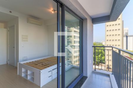 Varanda de kitnet/studio para alugar com 1 quarto, 27m² em Santo Amaro, São Paulo