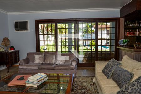 Sala de casa de condomínio para alugar com 5 quartos, 1000m² em Barra da Tijuca, Rio de Janeiro