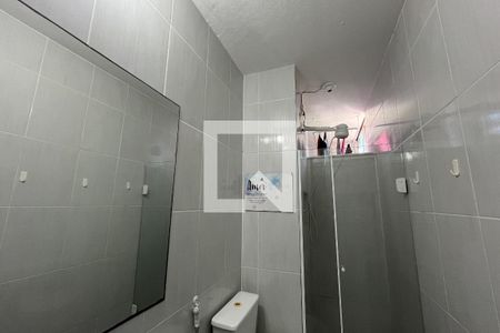 Banheiro de apartamento à venda com 2 quartos, 46m² em Praia da Bandeira, Rio de Janeiro