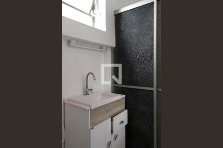Banheiro de kitnet/studio à venda com 1 quarto, 24m² em Cidade Baixa, Porto Alegre