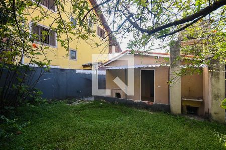 Casa à venda com 200m², 2 quartos e sem vaga Casa à venda com 200m², 2 quartos e sem vagaQuintal