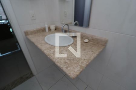 Casa à venda com 250m², 4 quartos e 4 vagas Casa à venda com 250m², 4 quartos e 4 vagasSuíte