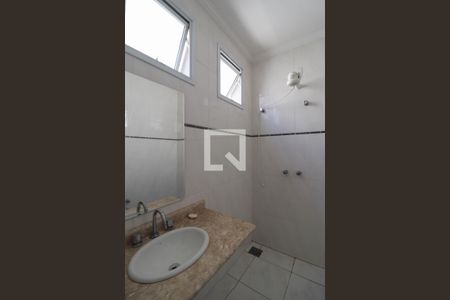 Casa à venda com 250m², 4 quartos e 4 vagas Casa à venda com 250m², 4 quartos e 4 vagasSuíte