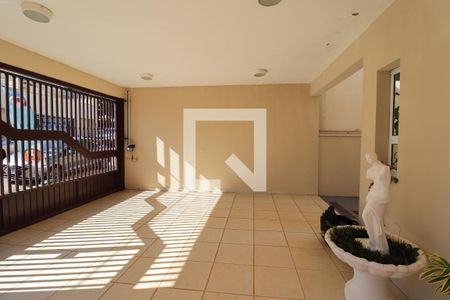 Casa à venda com 250m², 4 quartos e 4 vagas Casa à venda com 250m², 4 quartos e 4 vagasGaragem