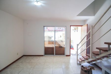 Sala de casa de condomínio para alugar com 2 quartos, 90m² em Engenho Pequeno, Nova Iguaçu