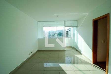 Sala de apartamento à venda com 3 quartos, 93m² em Santa Efigênia, Belo Horizonte
