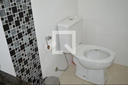 Banheiro  de casa à venda com 3 quartos, 150m² em Santa Helena, Contagem