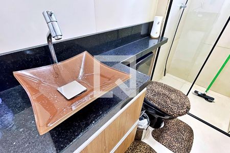 Apartamento à venda com 57m², 2 quartos e 1 vaga Apartamento à venda com 57m², 2 quartos e 1 vagaBanheiro