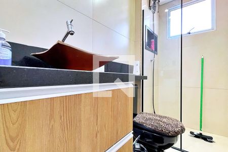 Apartamento à venda com 57m², 2 quartos e 1 vaga Apartamento à venda com 57m², 2 quartos e 1 vagaBanheiro