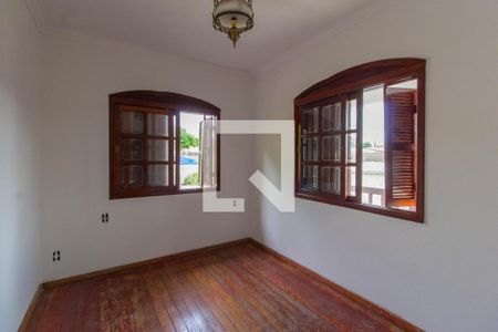 Quarto 1 de casa para alugar com 3 quartos, 220m² em Cohab B, Gravataí