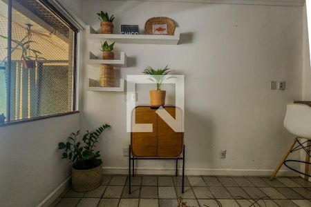 Sala de apartamento para alugar com 1 quarto, 35m² em Ondina, Salvador