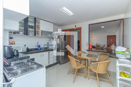 Cozinha de apartamento à venda com 3 quartos, 110m² em Dona Clara, Belo Horizonte