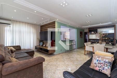 Sala de Estar de casa para alugar com 3 quartos, 280m² em Vila Vitorio Mazzei, São Paulo